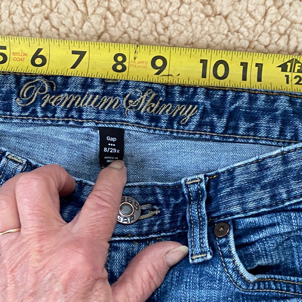 GAP Women's premium Skinny Jeans in Medium Blue size 8/29 - Picture 2 of 10